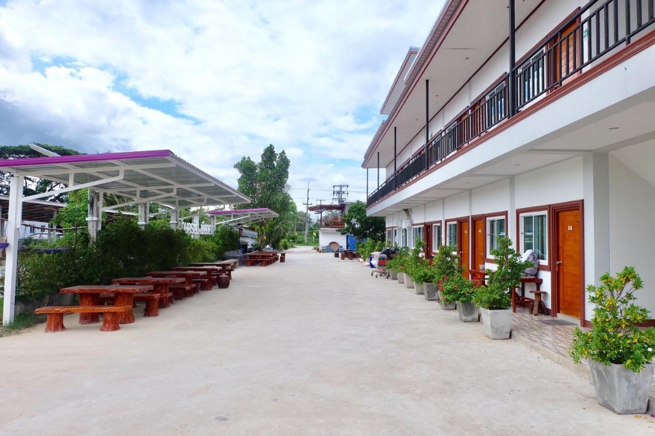 צ'יאנג קאן Baan Krutoom Hotel Chiangkhan מראה חיצוני תמונה